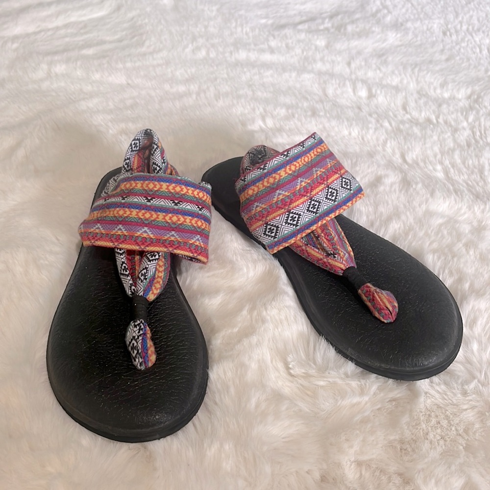 Sanuk yoga flip flop sandal size 8 multi color
